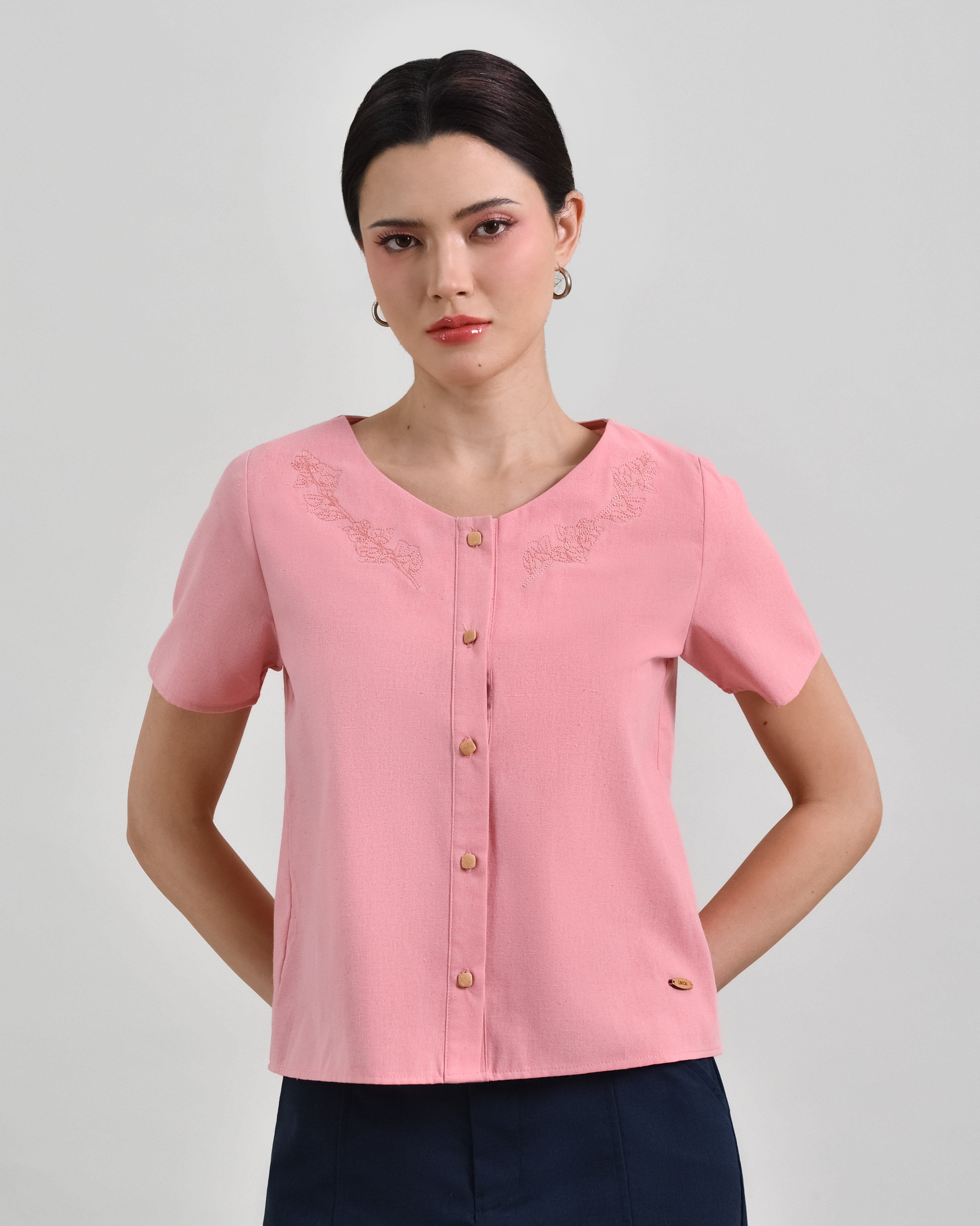 UNICA Tops CHIN Top