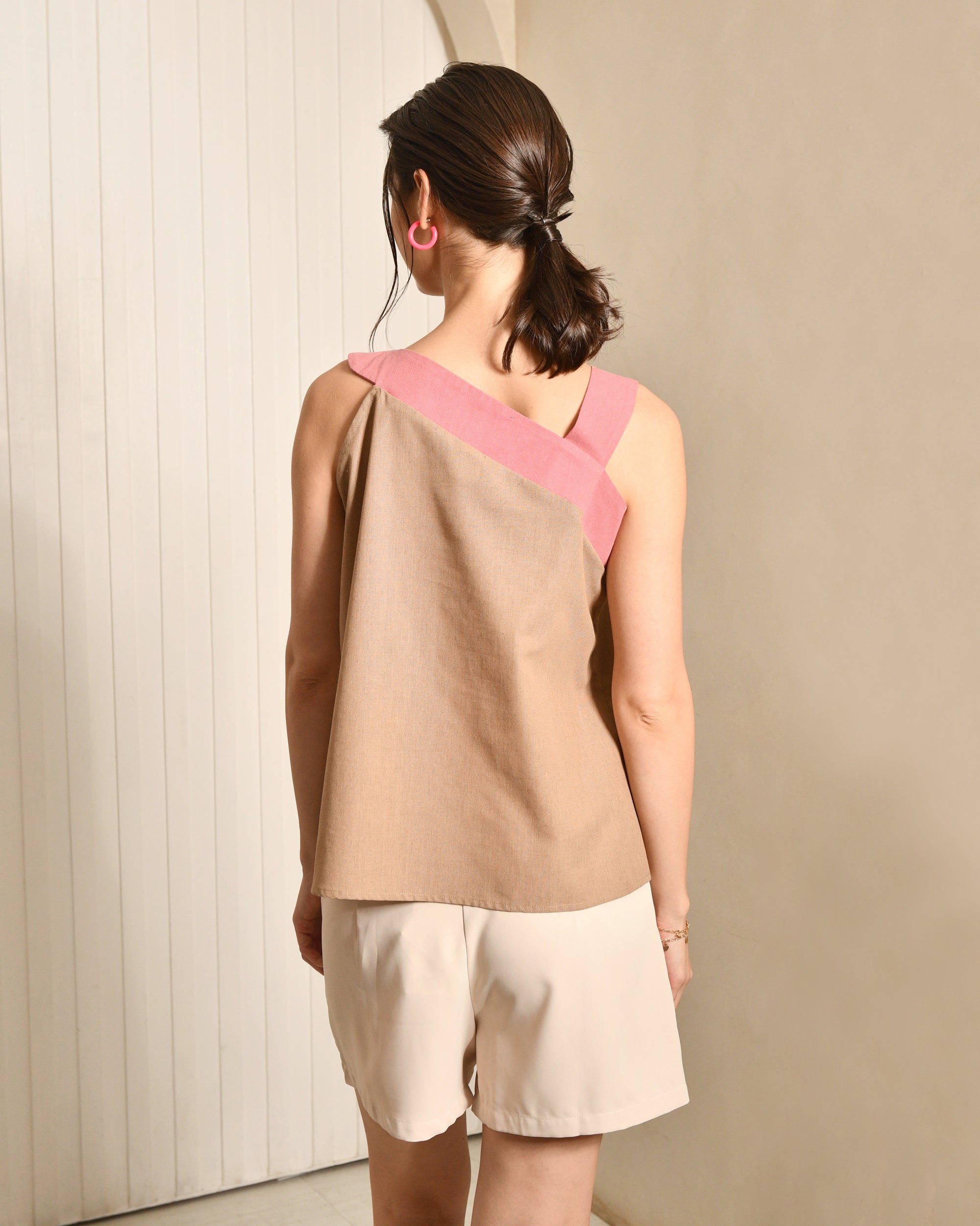 UNICA Tops GAILE Top