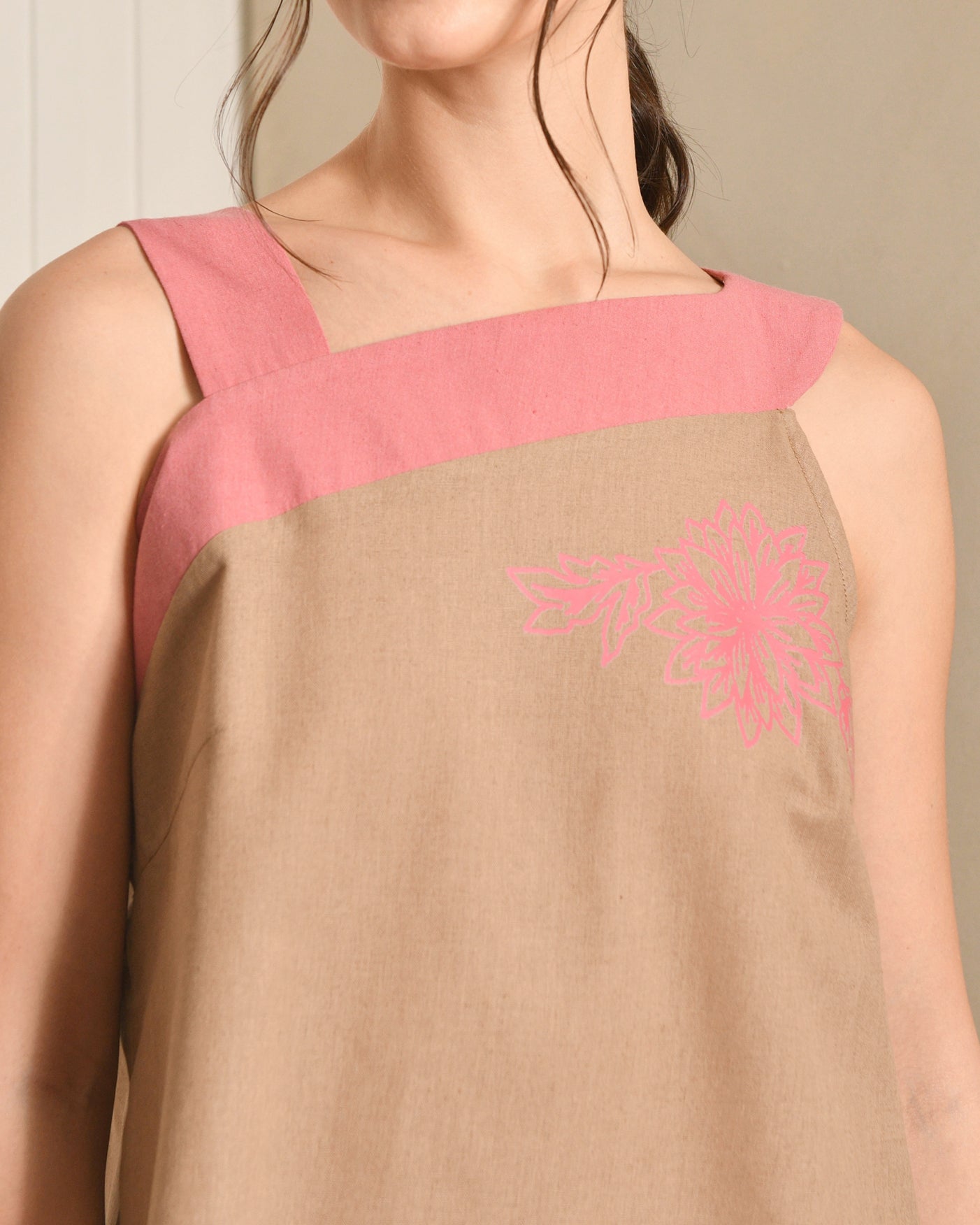 UNICA Tops GAILE Top